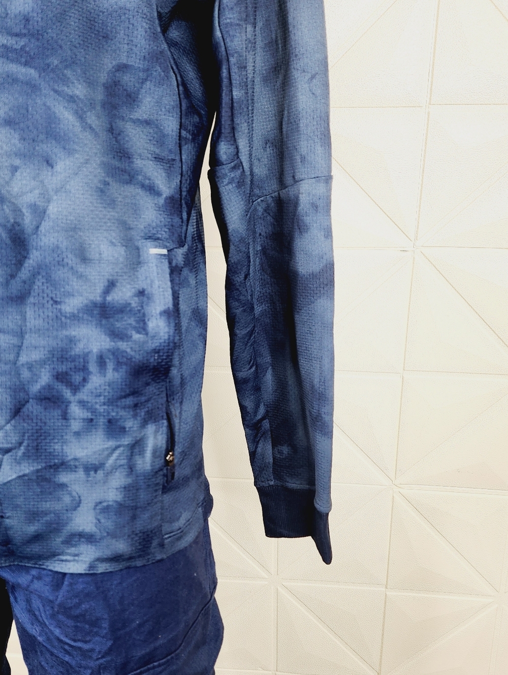 Lululemon Textured Tech Hoodie Blue Tie Dye Performance Pullover Diamond Large - Picture 3 of 8